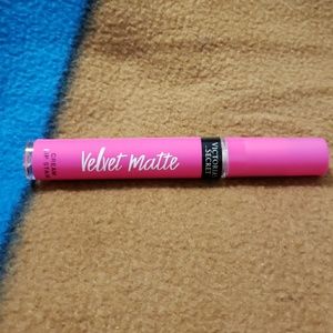 VS velvet matte pink lip gloss